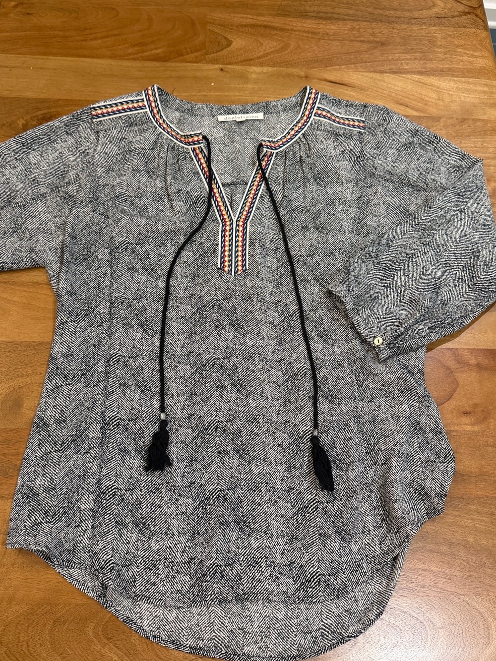 Daniel Rainn Black & White Pattern Blouse w/ Embroidered Trim & Tassels - Medium